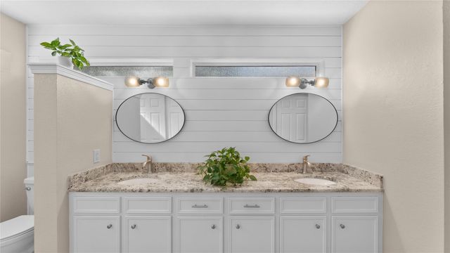 1617 Green Briar Drive, Huntsville, TX 77340