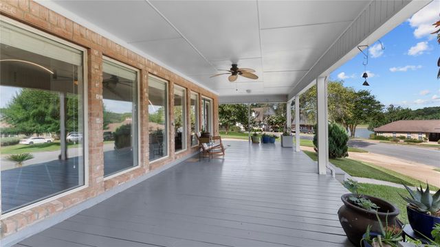 1617 Green Briar Drive, Huntsville, TX 77340