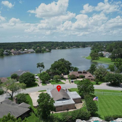 1617 Green Briar Drive, Huntsville, TX 77340