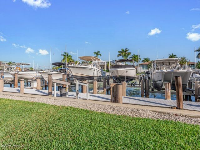 893 Collier CT 3-301, Marco Island, FL 34145