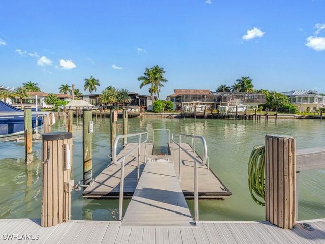 893 Collier CT 3-301, Marco Island, FL 34145