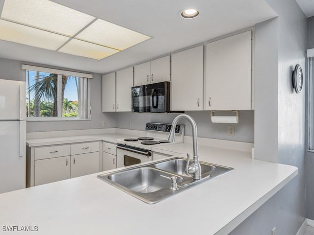 893 Collier CT 3-301, Marco Island, FL 34145
