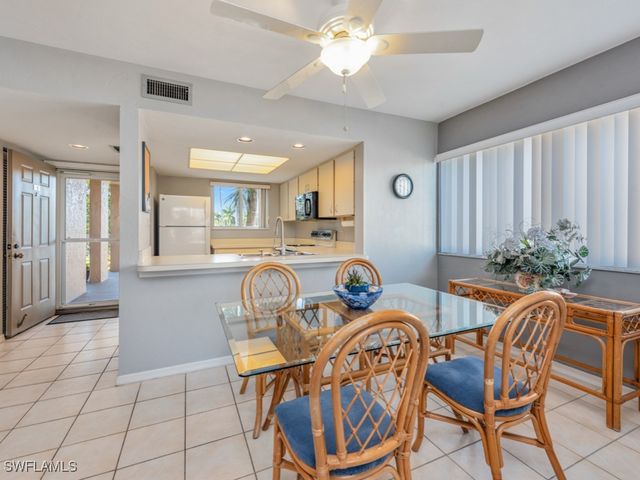 893 Collier CT 3-301, Marco Island, FL 34145