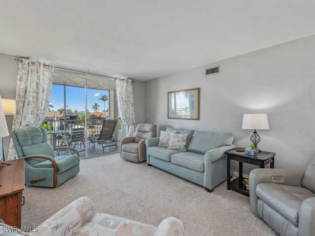 893 Collier CT 3-301, Marco Island, FL 34145