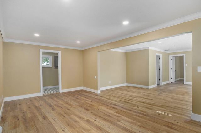 205 Kings Drive, Willard, MO 65781