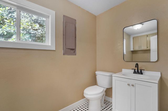 205 Kings Drive, Willard, MO 65781