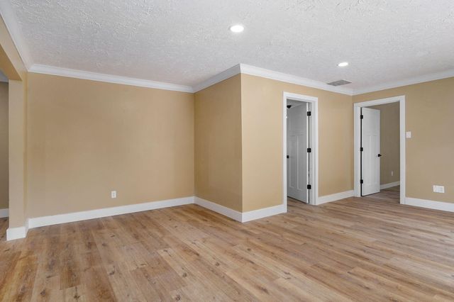 205 Kings Drive, Willard, MO 65781