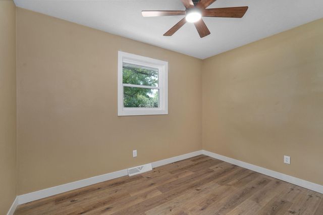 205 Kings Drive, Willard, MO 65781