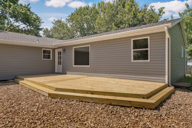 205 Kings Drive, Willard, MO 65781