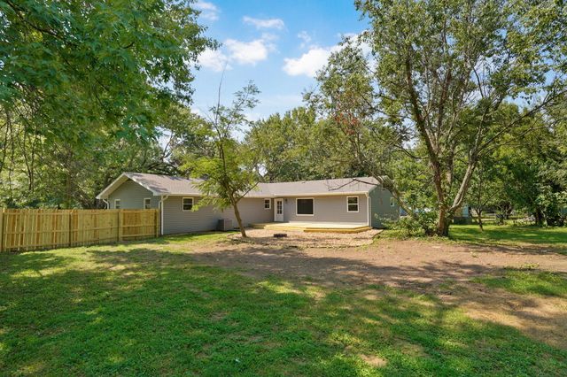 205 Kings Drive, Willard, MO 65781