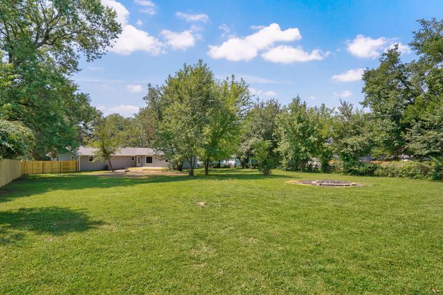 205 Kings Drive, Willard, MO 65781