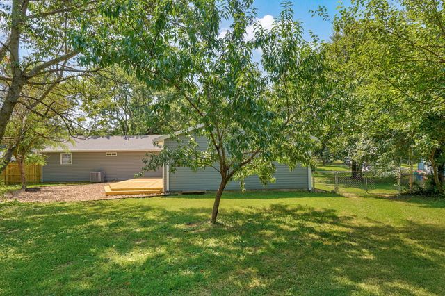 205 Kings Drive, Willard, MO 65781