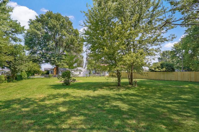 205 Kings Drive, Willard, MO 65781