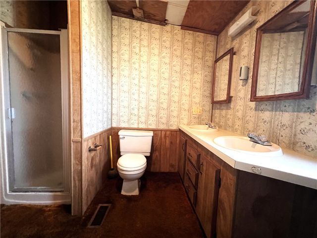 107 Lago Dr, Sandia, TX 78383