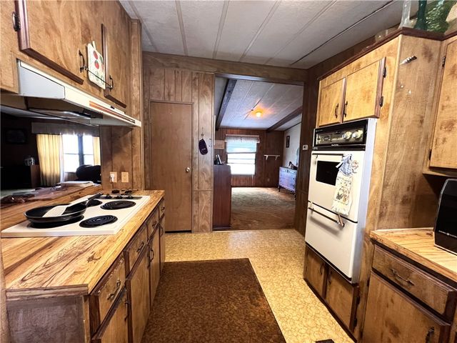 107 Lago Dr, Sandia, TX 78383