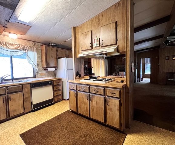 107 Lago Dr, Sandia, TX 78383