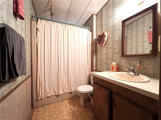 107 Lago Dr, Sandia, TX 78383