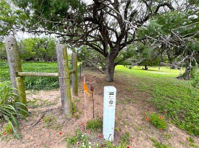 107 Lago Dr, Sandia, TX 78383