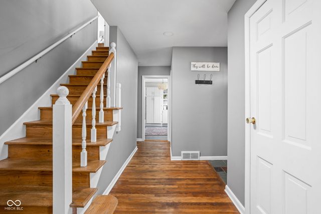 7225 Westminster Drive, Indianapolis, IN 46256