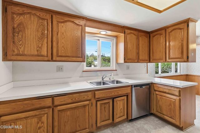 318 Carla Drive, Simi Valley, CA 93065