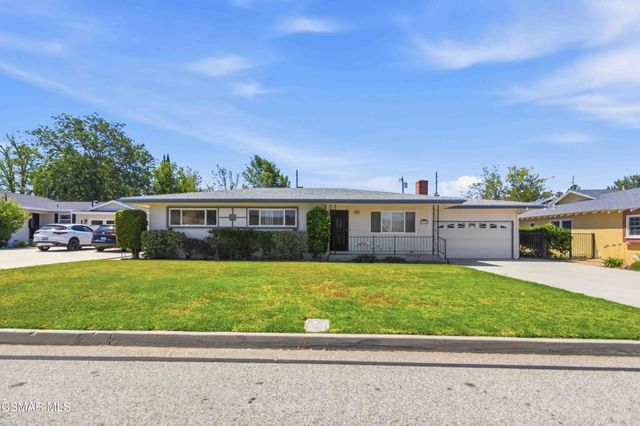 318 Carla Drive, Simi Valley, CA 93065