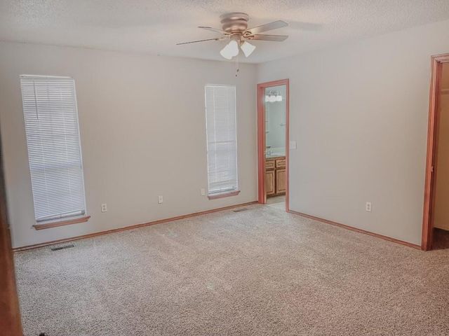 11601 SW 5th Street, Yukon, OK 73099