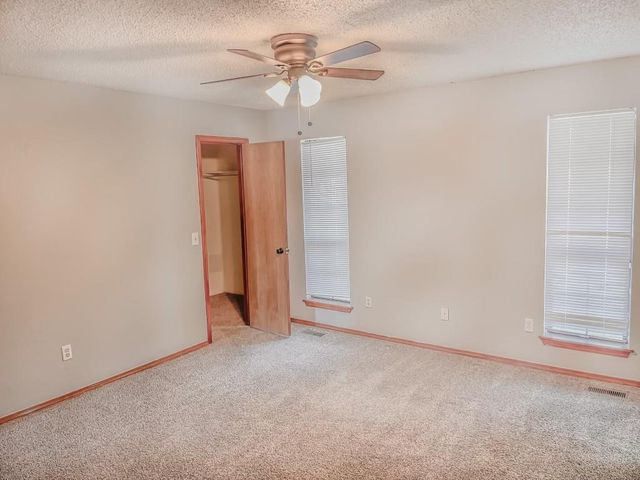 11601 SW 5th Street, Yukon, OK 73099