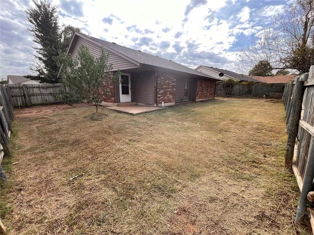 11601 SW 5th Street, Yukon, OK 73099