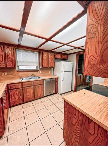 11601 SW 5th Street, Yukon, OK 73099