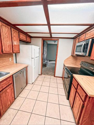 11601 SW 5th Street, Yukon, OK 73099