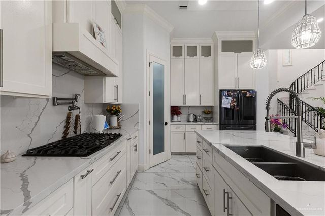 707 Helen Street, Mission, TX 78574