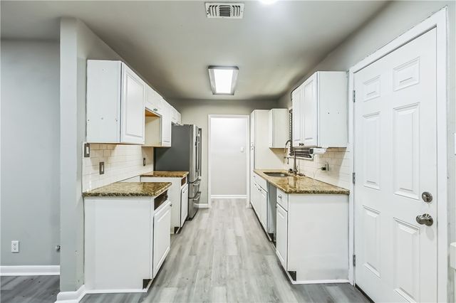 1218 Arnold Dr, Corpus Christi, TX 78412