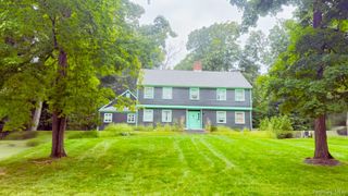 6 Fair Oaks Drive, Poughkeepsie, NY 12603