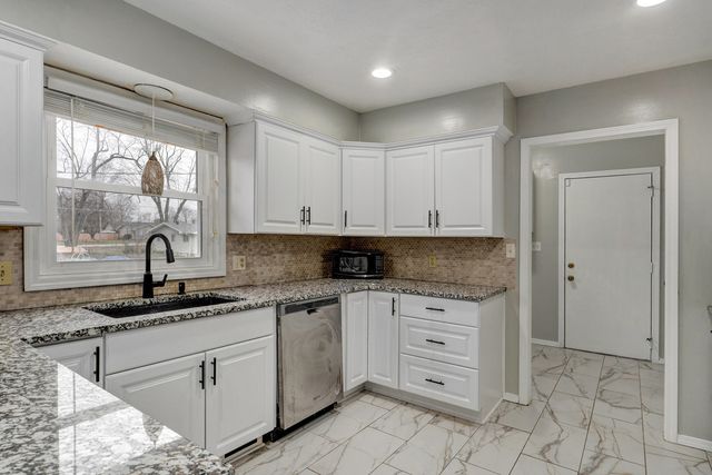 2317 S Hilton Avenue, Springfield, MO 65807