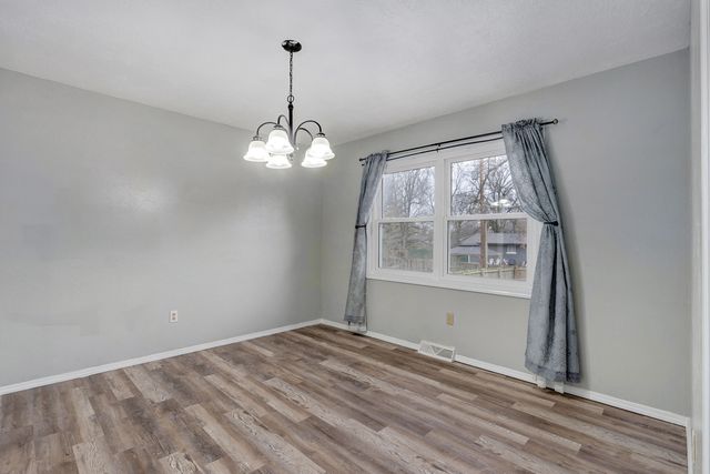 2317 S Hilton Avenue, Springfield, MO 65807