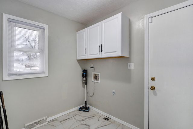 2317 S Hilton Avenue, Springfield, MO 65807