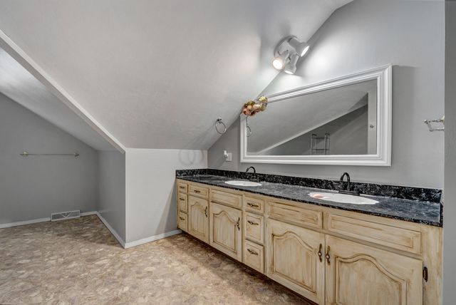 2317 S Hilton Avenue, Springfield, MO 65807