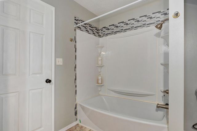 2317 S Hilton Avenue, Springfield, MO 65807