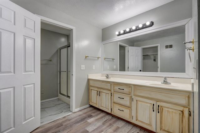 2317 S Hilton Avenue, Springfield, MO 65807