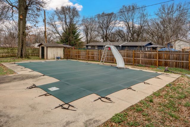 2317 S Hilton Avenue, Springfield, MO 65807