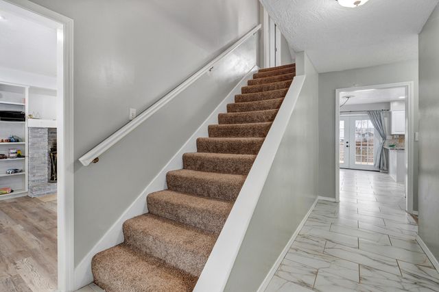 2317 S Hilton Avenue, Springfield, MO 65807