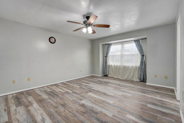 2317 S Hilton Avenue, Springfield, MO 65807