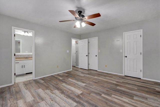 2317 S Hilton Avenue, Springfield, MO 65807