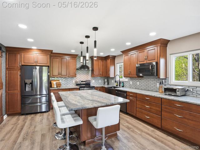 1848 Packer Road, Bloomfield Hills, MI 48302