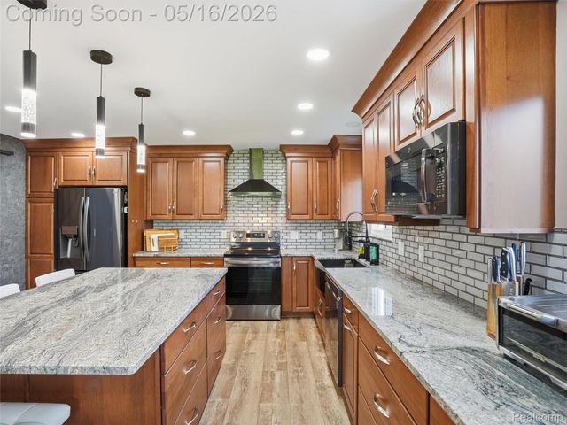 1848 Packer Road, Bloomfield Hills, MI 48302