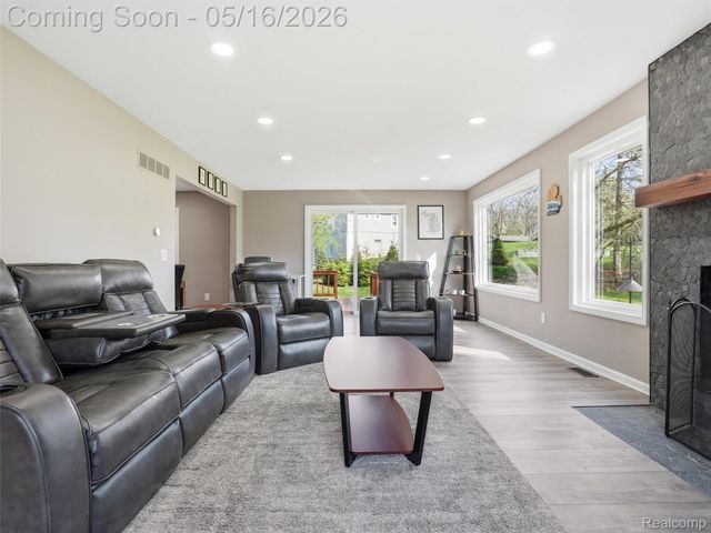 1848 Packer Road, Bloomfield Hills, MI 48302