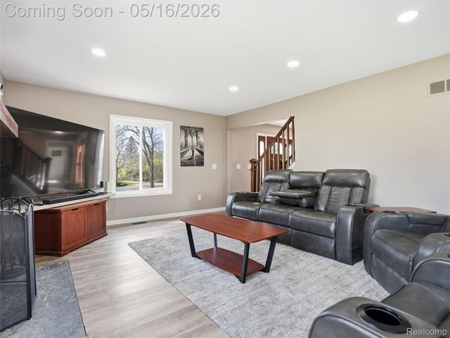 1848 Packer Road, Bloomfield Hills, MI 48302