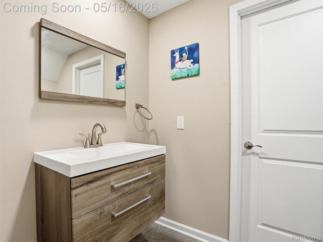 1848 Packer Road, Bloomfield Hills, MI 48302