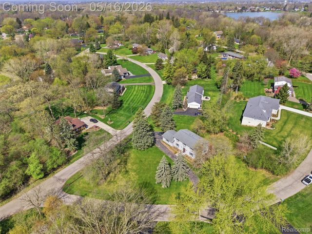 1848 Packer Road, Bloomfield Hills, MI 48302
