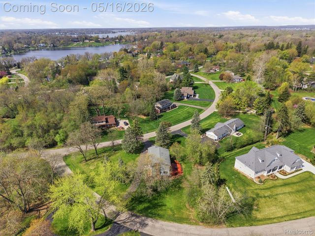 1848 Packer Road, Bloomfield Hills, MI 48302